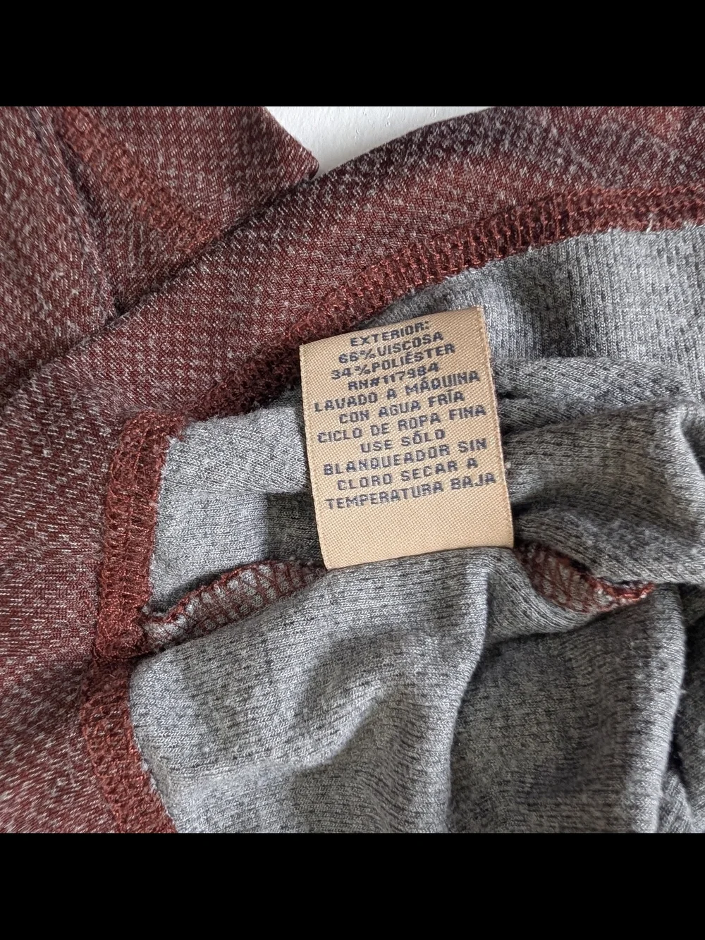 Men's V-Neck Sweater in Maroon